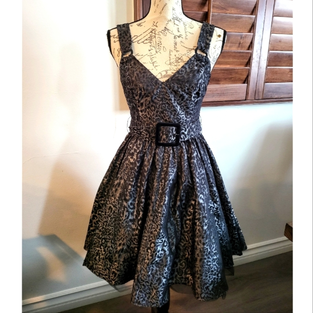 *NWOT* Betsey Johnson Silver A-Line Size 2